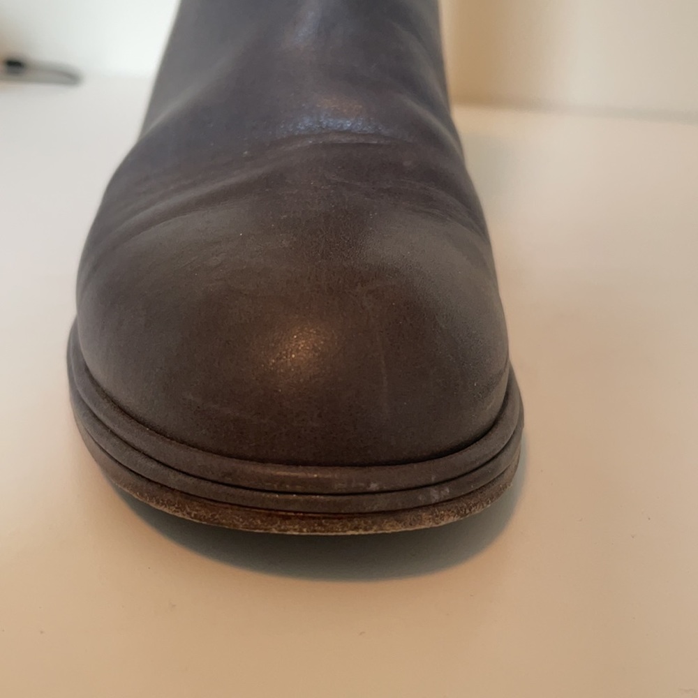 🧚‍♀️🧚‍♀️🧚‍♀️Chanel Authentic dark/medium grey leather boots. - Picture 9 of 12